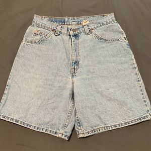 VINTAGE 950 Levi’s High Waisted Mom Shorts